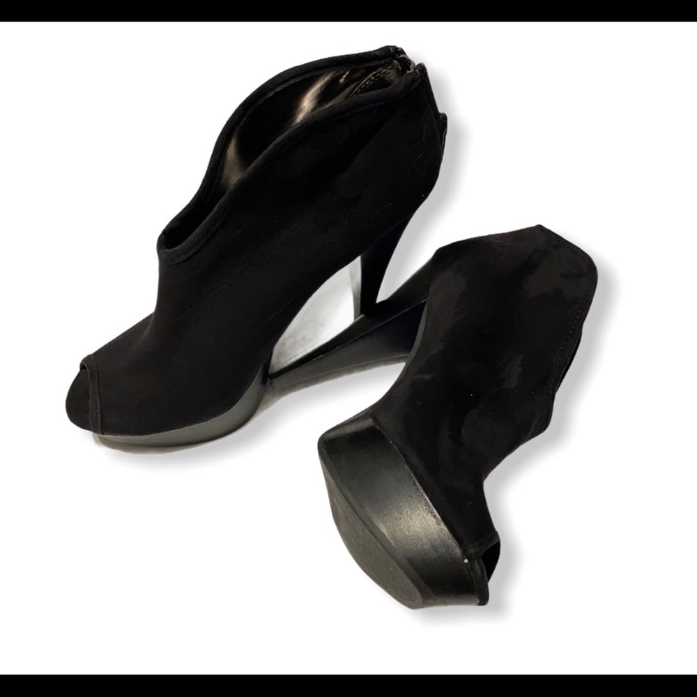 Carlos by Carlos Santana Peep-Toe Platform…